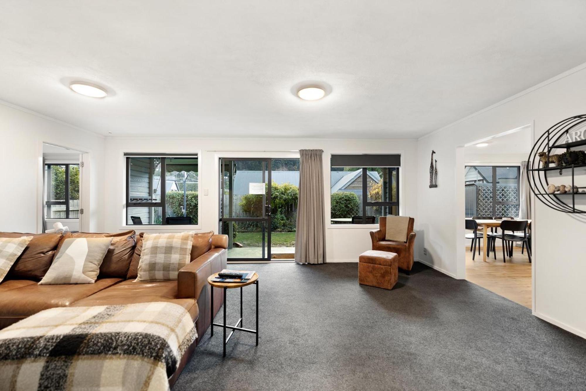 Town Centre House. Perfect For Families And Groups