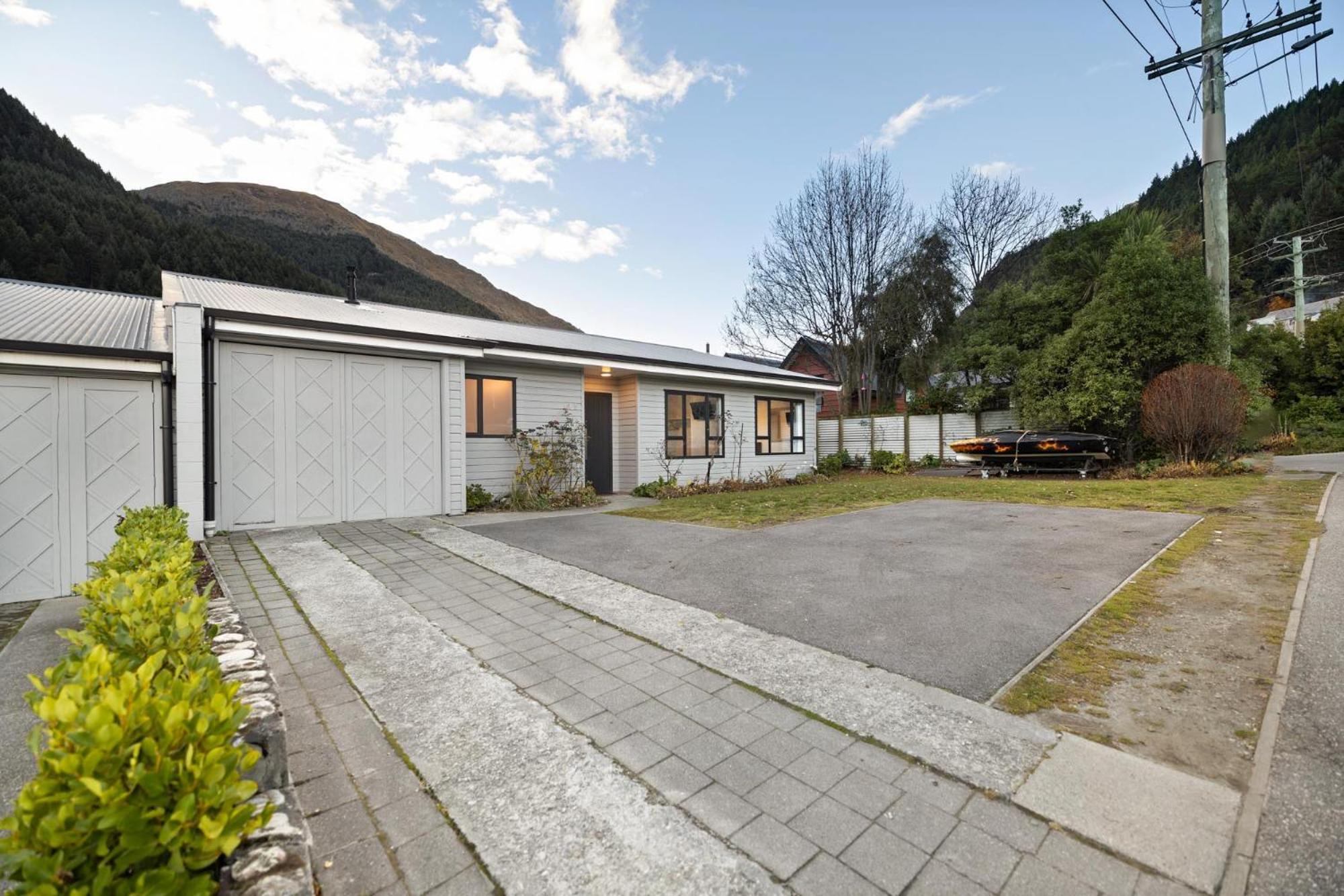 Town Centre House. Perfect For Families And Groups Holiday home *